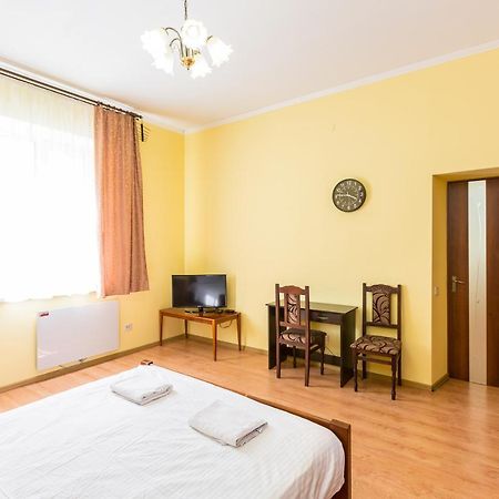 Квартира В Центрі Подобово На Вулиці Коперника 26 Біля Палацу Мистецтв Lviv Kültér fotó