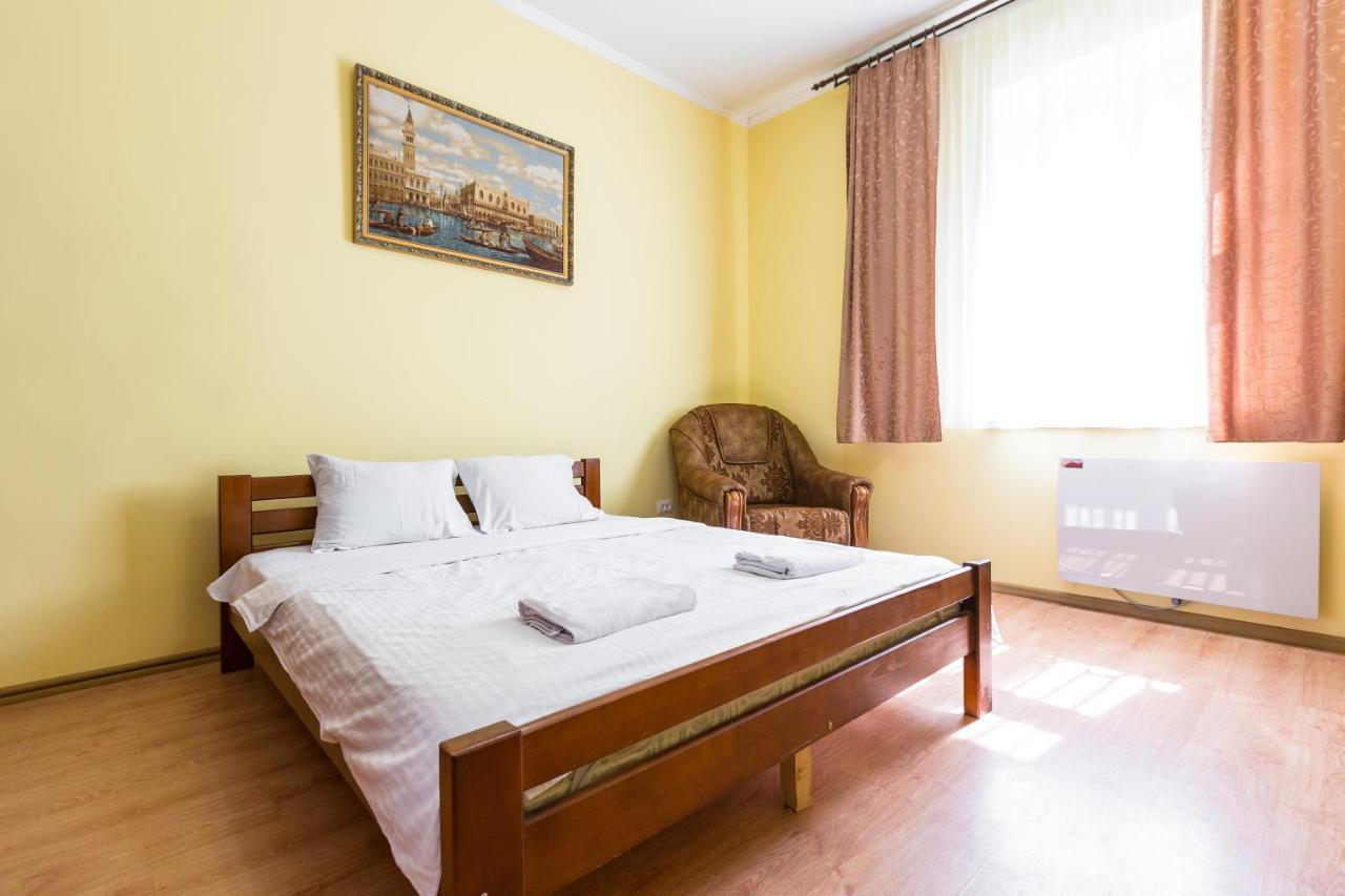 Квартира В Центрі Подобово На Вулиці Коперника 26 Біля Палацу Мистецтв Lviv Kültér fotó