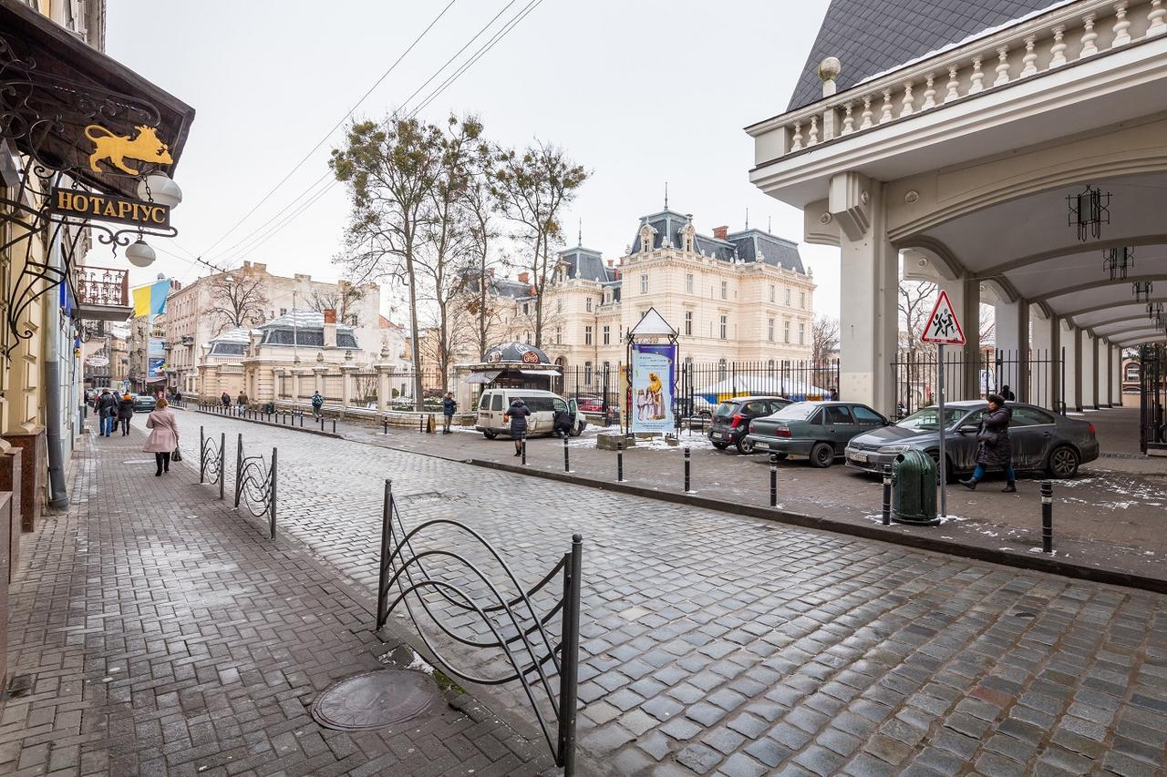 Квартира В Центрі Подобово На Вулиці Коперника 26 Біля Палацу Мистецтв Lviv Kültér fotó